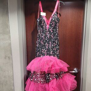 Bella Formals by Venus 2023 Size 8 Prom Dress